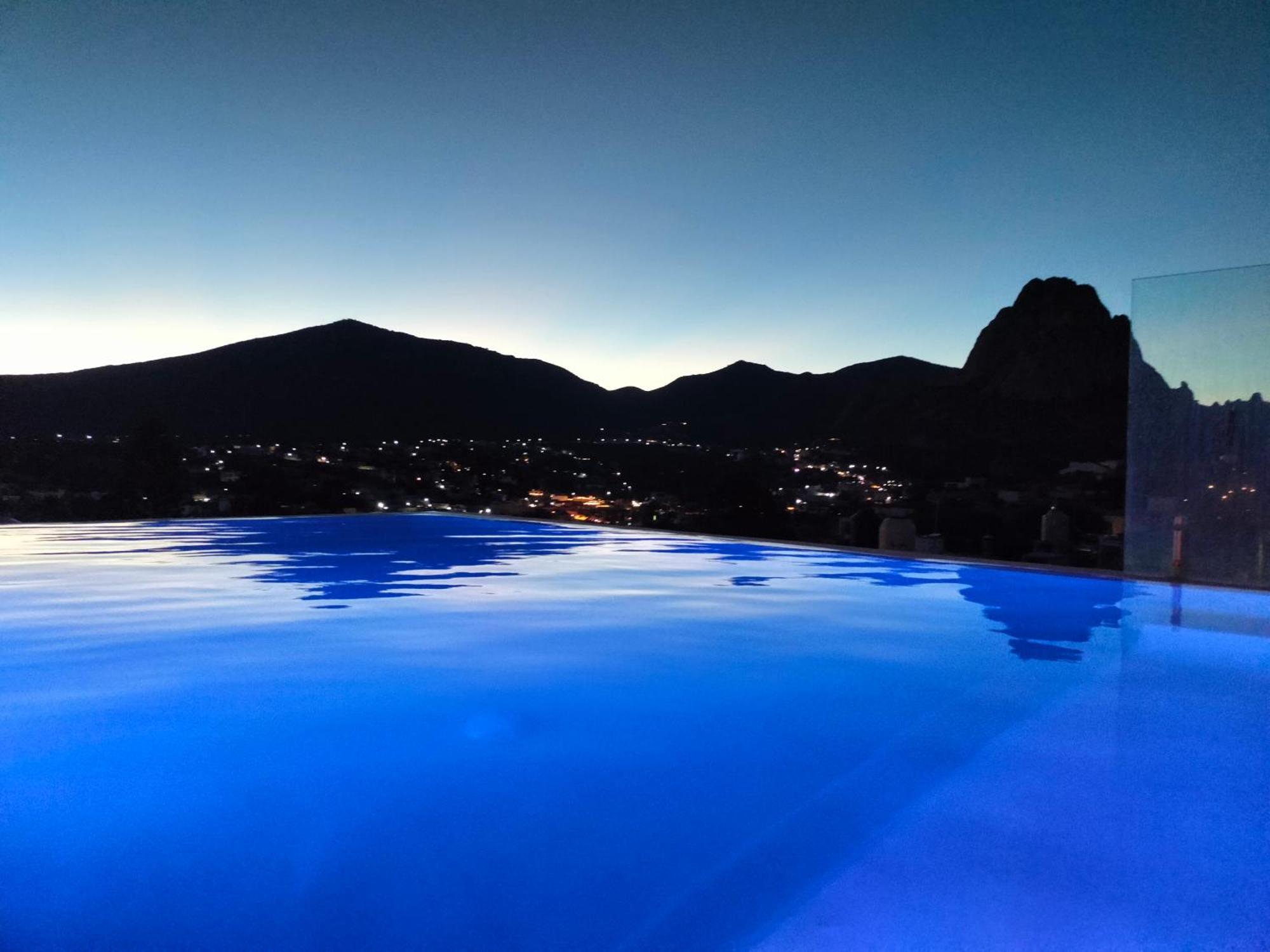 Hotel Villa Penasco Берналь Экстерьер фото